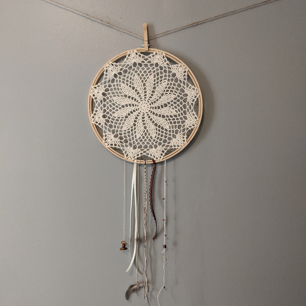 NWOT Boho Crochet Hoop Wall Accent Dream Catcher